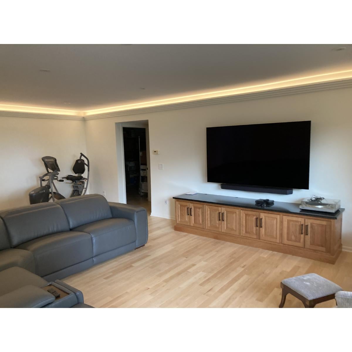 Endurathane Eris Step Crown Moulding, 4 1/4